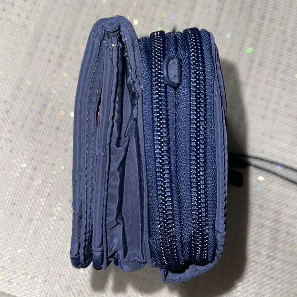 Vera Bradley RFID 3 in 1 Navy Ultralight Quilted Water Repellent Crossbody Bag - Picture 17 of 17